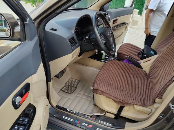 Wuling Hongguang 2014, 56400 км, за 3528 USD - фото 17
