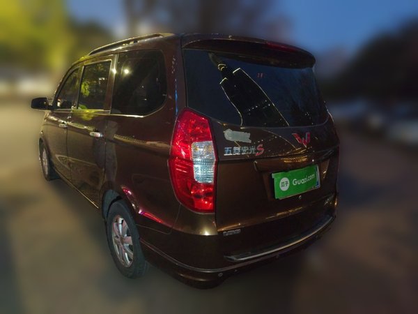 Wuling Hongguang · 2014 год