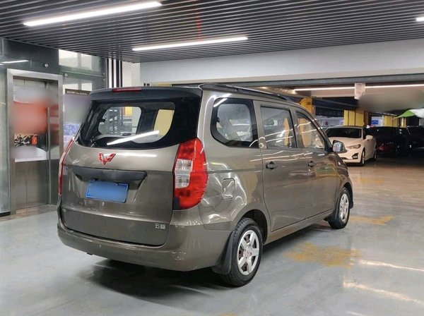 Wuling Hongguang 2015, 109100 км, за 3818 USD