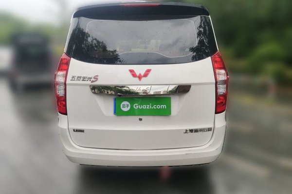 Wuling Hongguang 2015, 26100 км, за 5690 USD