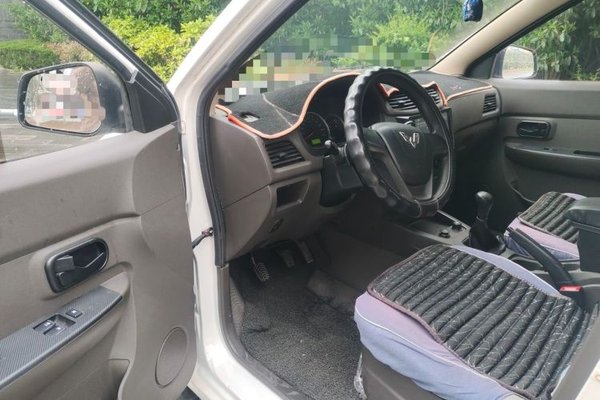 Wuling Hongguang 2015, 26100 км, за 5690 USD - фото 19