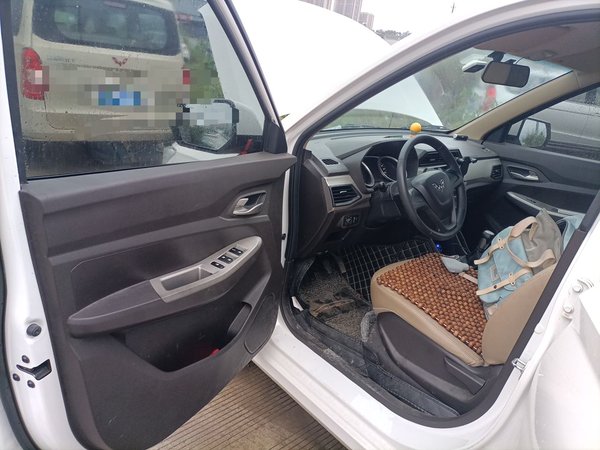 Wuling Hongguang 2018, 28200 км, за 4985 USD - фото 17