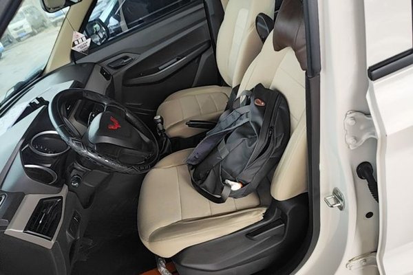 Wuling Hongguang 2021, 71000 км, за 6245 USD - фото 17