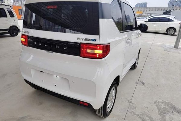 Wuling Hongguang MINIEV 2020, 25900 км, за 4518 USD - фото 6