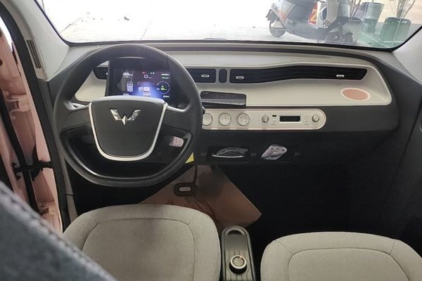 Wuling Hongguang MINIEV 2021, 34400 км, за 4245 USD - фото 13