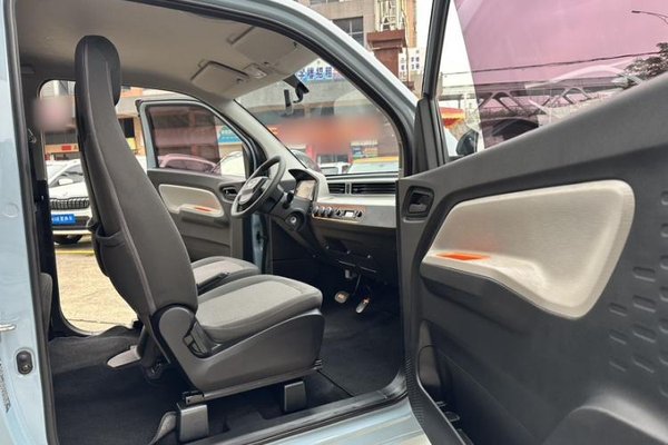 Wuling Hongguang MINIEV 2021, 49200 км, за 4223 USD - фото 22