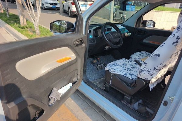 Wuling Hongguang MINIEV 2021, 58100 км, за 4114 USD - фото 13