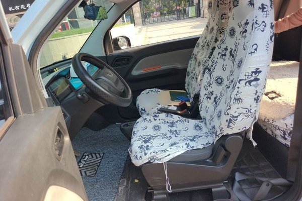 Wuling Hongguang MINIEV 2021, 58100 км, за 4114 USD - фото 12