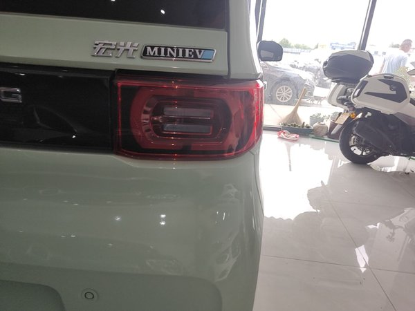 Wuling Hongguang MINIEV 2021, 14100 км, за 9999999 USD - фото 7