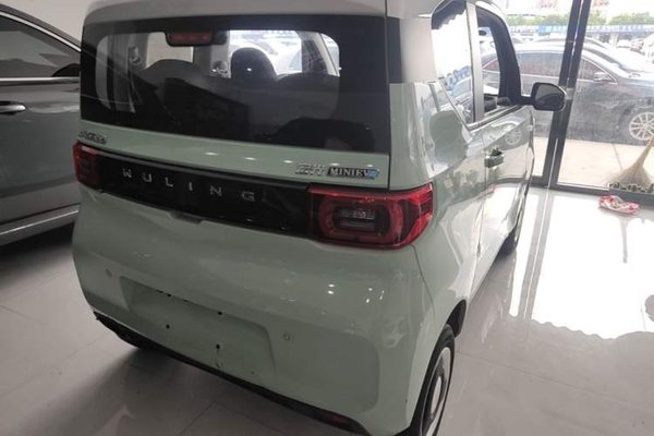 Wuling Hongguang MINIEV 2021, 14100 км, за 9999999 USD - фото 6