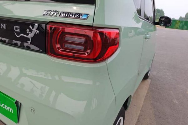 Wuling Hongguang MINIEV 2021, 15200 км, за 4237 USD - фото 9