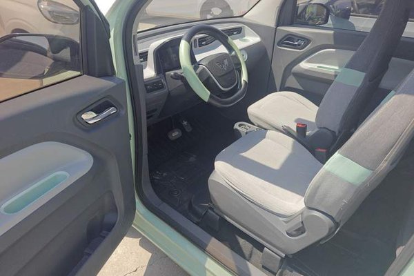 Wuling Hongguang MINIEV 2021, 36200 км, за 3914 USD - фото 15
