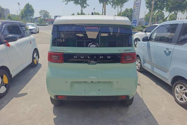 Wuling Hongguang MINIEV 2021, 36200 км, за 3914 USD - фото 7