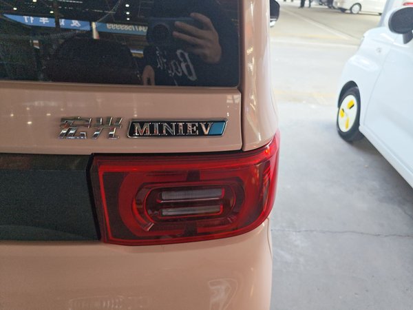 Wuling Hongguang MINIEV 2021, 24600 км, за 4232 USD - фото 8