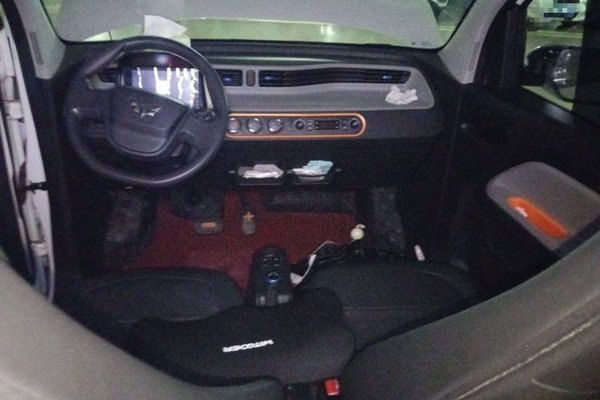 Wuling Hongguang MINIEV 2021, 42800 км, за 3318 USD - фото 9