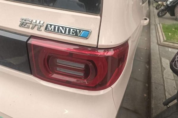 Wuling Hongguang MINIEV 2022, 44700 км, за 4621 USD - фото 7