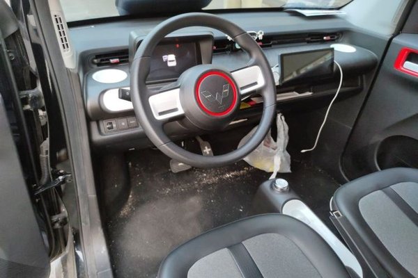 Wuling Hongguang MINIEV 2022, 15000 км, за 6291 USD - фото 6