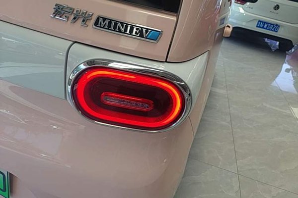 Wuling Hongguang MINIEV 2024, 11000 км, за 4885 USD - фото 9