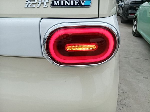 Wuling Hongguang MINIEV 2024, 13200 км, за 6669 USD - фото 7
