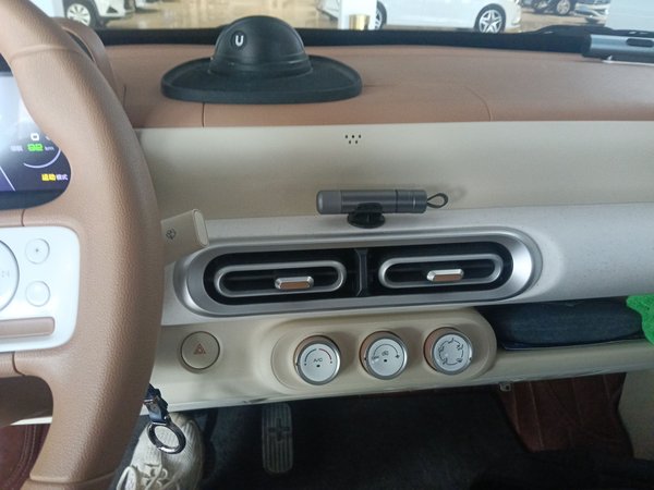 Wuling Hongguang MINIEV 2024, 13899 км, за 6115 USD - фото 16