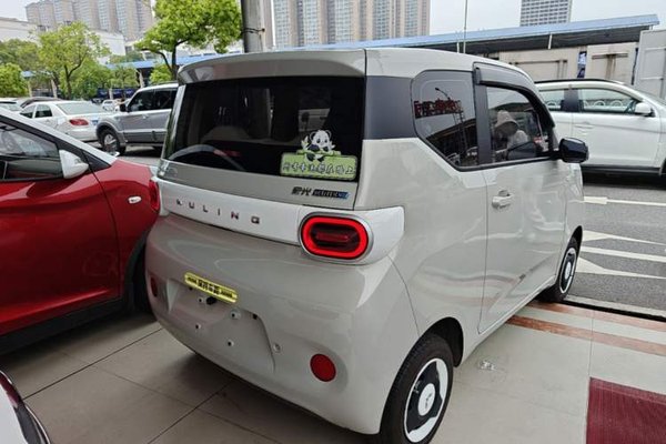 Wuling Hongguang MINIEV 2024, 30200 км, за 6817 USD - фото 6