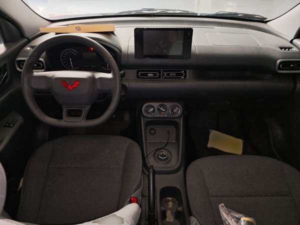 Wuling Hongguang New Energy 2024, 11200 км, за 9586 USD - фото 6