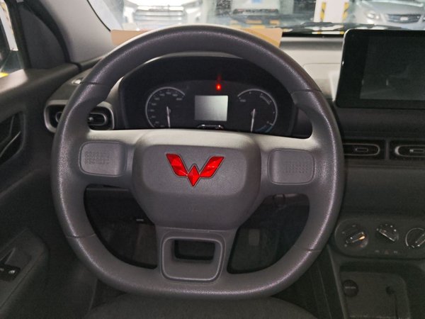 Wuling Hongguang New Energy 2024, 11200 км, за 9586 USD - фото 7