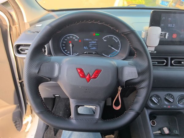 Wuling Hongguang New Energy 2024, 23500 км, за 9500 USD - фото 9