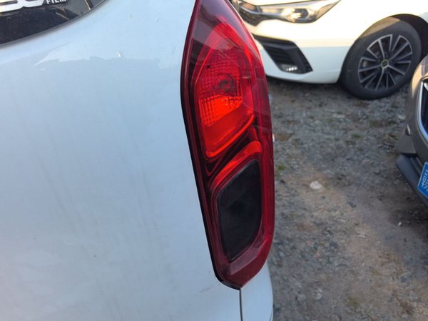 Wuling Hongguang New Energy 2024, 23500 км, за 9500 USD