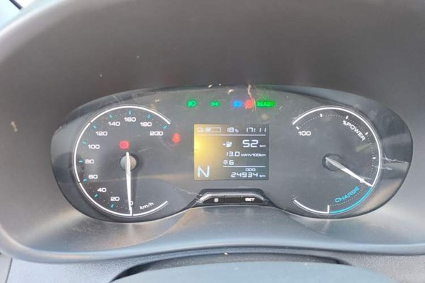 Wuling Hongguang New Energy 2024, 24900 км, за 10637 USD - фото 14