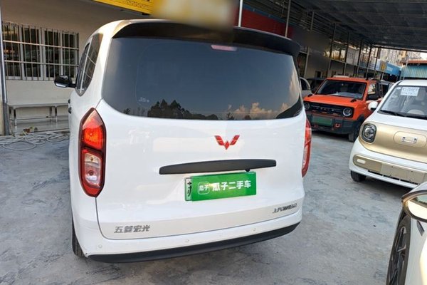 Wuling Hongguang New Energy 2024, 24900 км, за 10637 USD