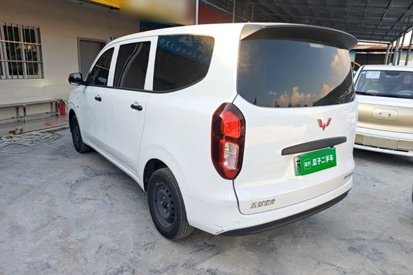 Wuling Hongguang New Energy 2024, 24900 км, за 10637 USD