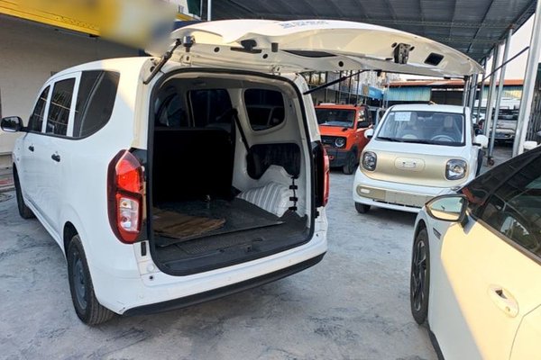 Wuling Hongguang New Energy 2024, 24900 км, за 10637 USD - фото 22