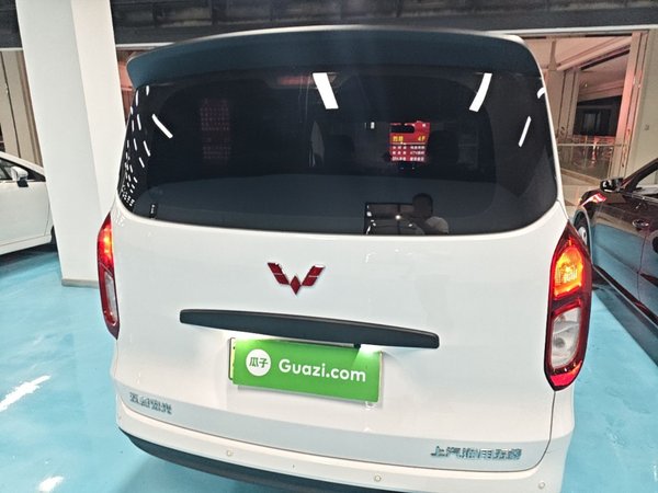 Wuling Hongguang New Energy 2024, 24900 км, за 9864 USD