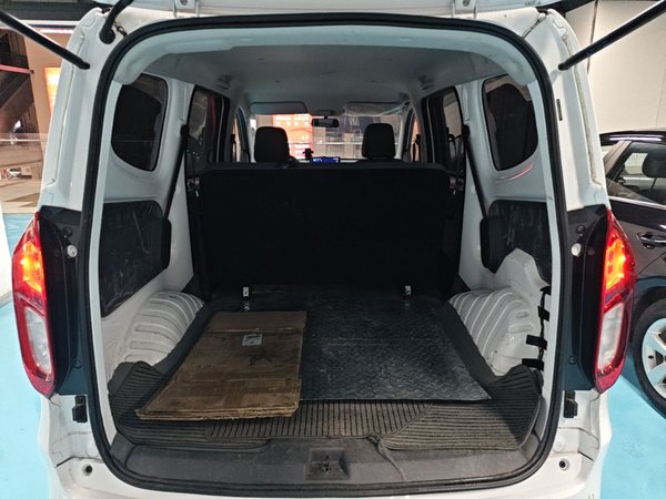 Wuling Hongguang New Energy 2024, 24900 км, за 9864 USD - фото 22