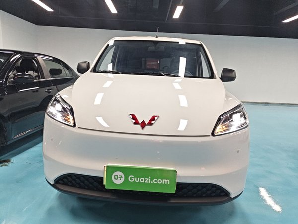 Wuling Hongguang New Energy 2024, 24900 км, за 9864 USD
