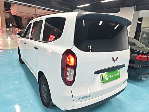 Wuling Hongguang New Energy 2024, 24900 км, за 9864 USD
