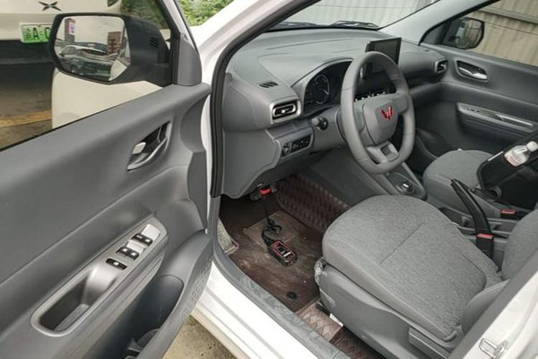 Wuling Hongguang New Energy 2025, 2000 км, за 11185 USD - фото 18