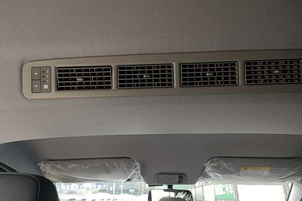 Wuling Hongguang New Energy 2025, 2000 км, за 11185 USD - фото 21