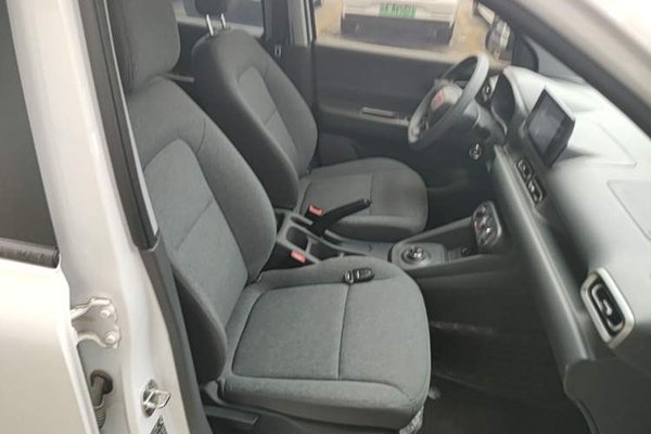 Wuling Hongguang New Energy 2025, 2000 км, за 11185 USD - фото 19