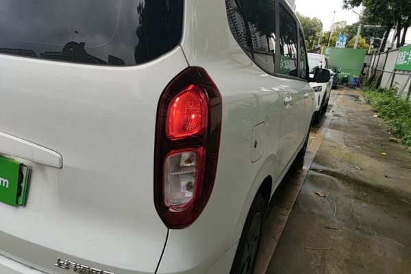 Wuling Hongguang New Energy 2025, 2000 км, за 11185 USD - фото 9