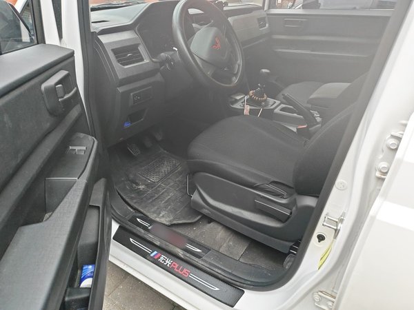 Wuling Hongguang PLUS 2020, 11500 км, за 6937 USD - фото 17