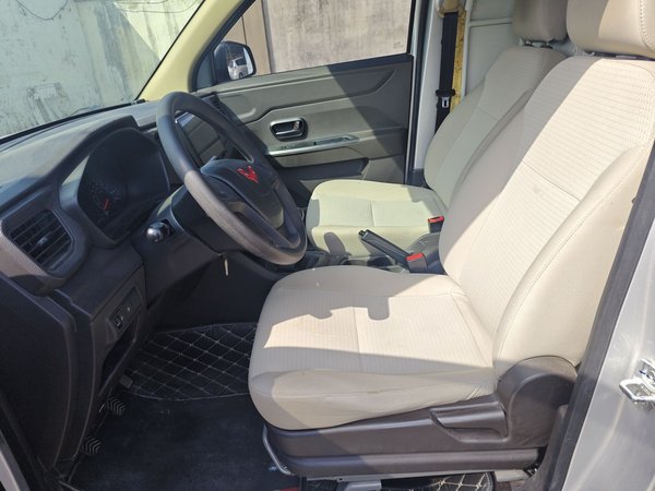 Wuling Hongguang V 2022, 40900 км, за 6576 USD - фото 23