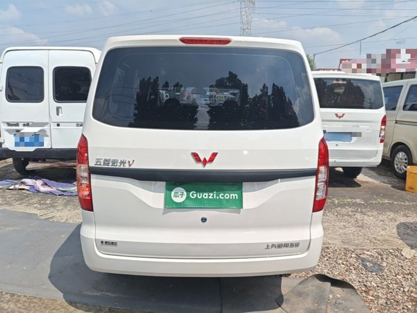 Wuling Hongguang V 2022, 22599 км, за 7572 USD