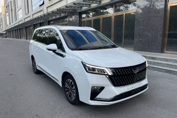 Wuling Jiachen 2022, 43600 км, за 10190 USD
