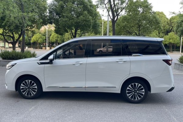 Wuling Jiachen 2022, 43600 км, за 10190 USD - фото 7