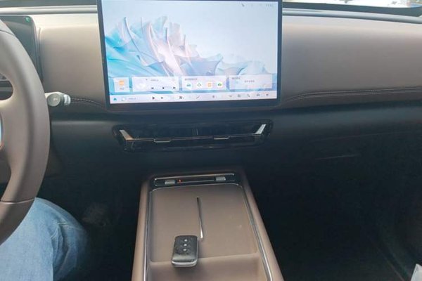 Wuling Xingguang 560 New Energy 2026, 6300 км, за 13094 USD - фото 20