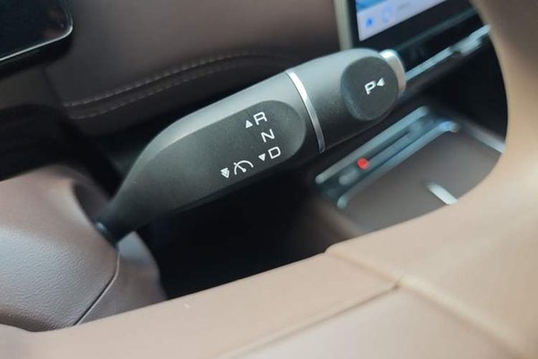 Wuling Xingguang 560 New Energy 2026, 6300 км, за 13094 USD - фото 21