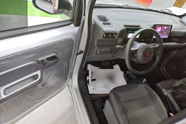 Wuling Zhiguang New Energy 2025, 15200 км, за 7657 USD