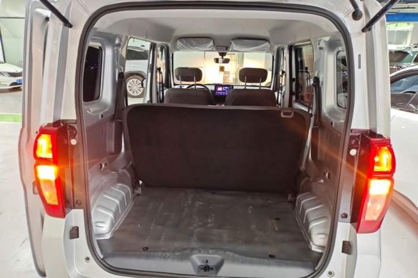 Wuling Zhiguang New Energy 2025, 15200 км, за 7657 USD - фото 6